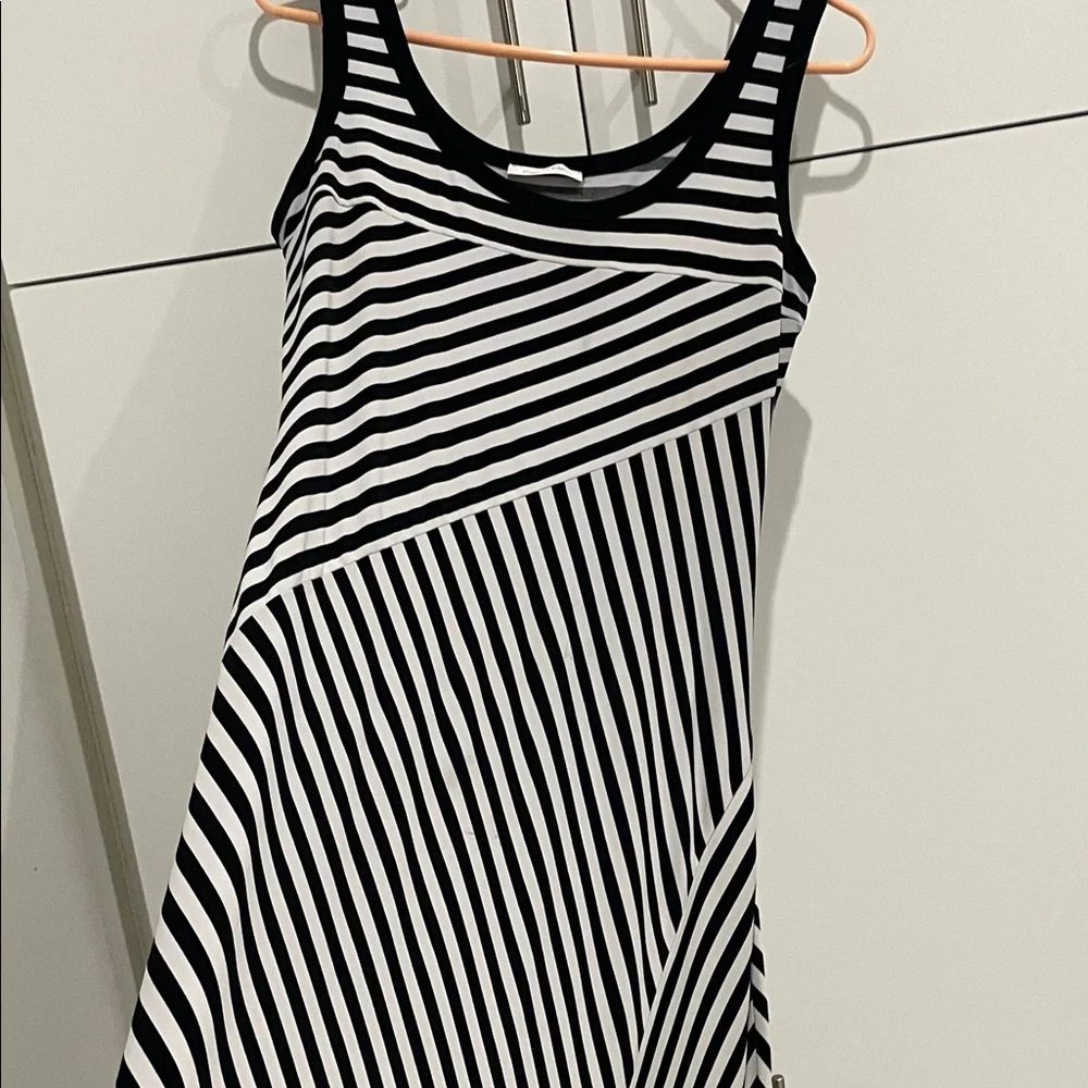 Calvin Klein Black & White Striped Sleeveless Maxi Dress 🔥 - Size Medium - Picture 9 of 16